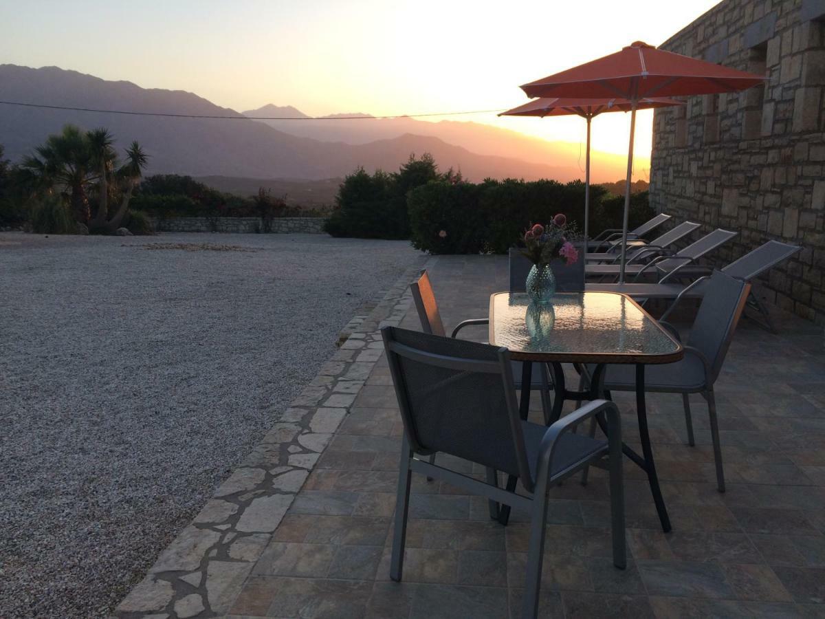 Villa Ypsilon Karotí Exterior foto