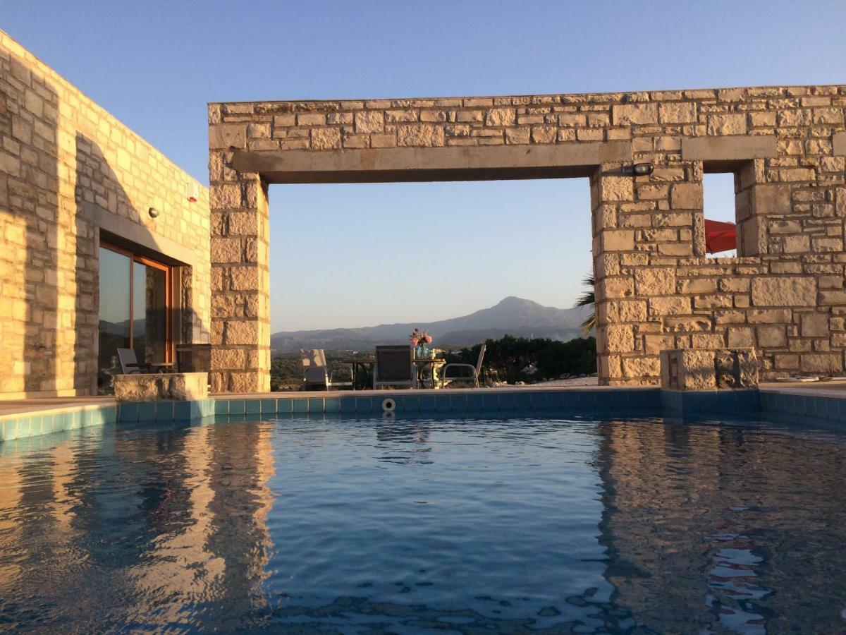 Villa Ypsilon Karotí Exterior foto