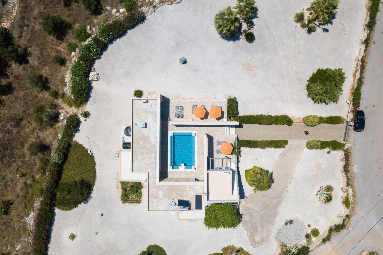 Villa Ypsilon Karotí Exterior foto