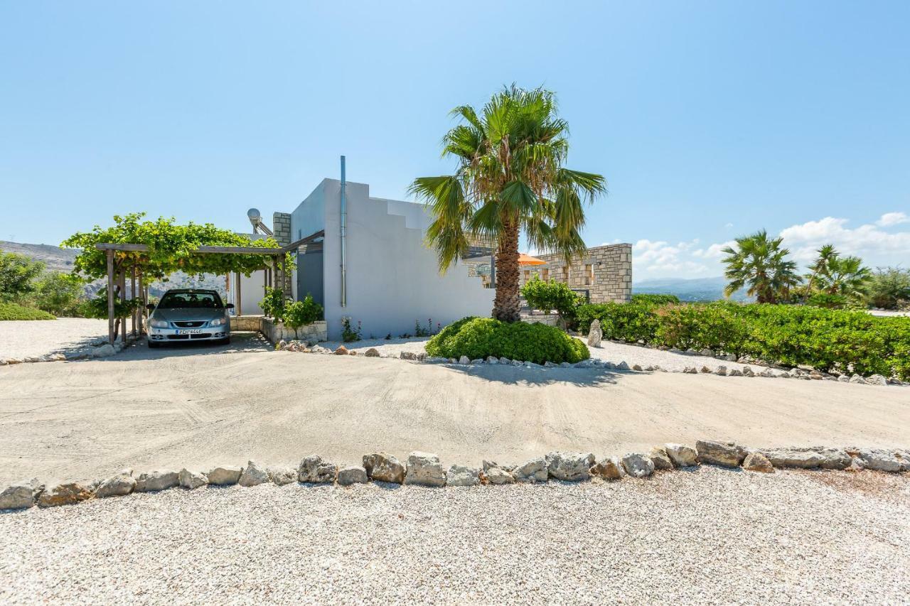 Villa Ypsilon Karotí Exterior foto